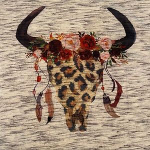 Bison Head/Cow Head with Flowers and Leopard Print V neck Tee Size Large